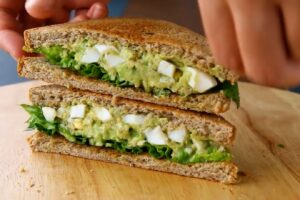 AVOCADO EGG SANDWICH