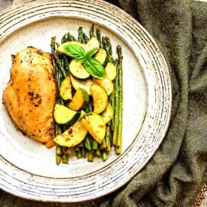 SHEET PAN ROASTED CHICKEN BREASTS WITH VEGGIES