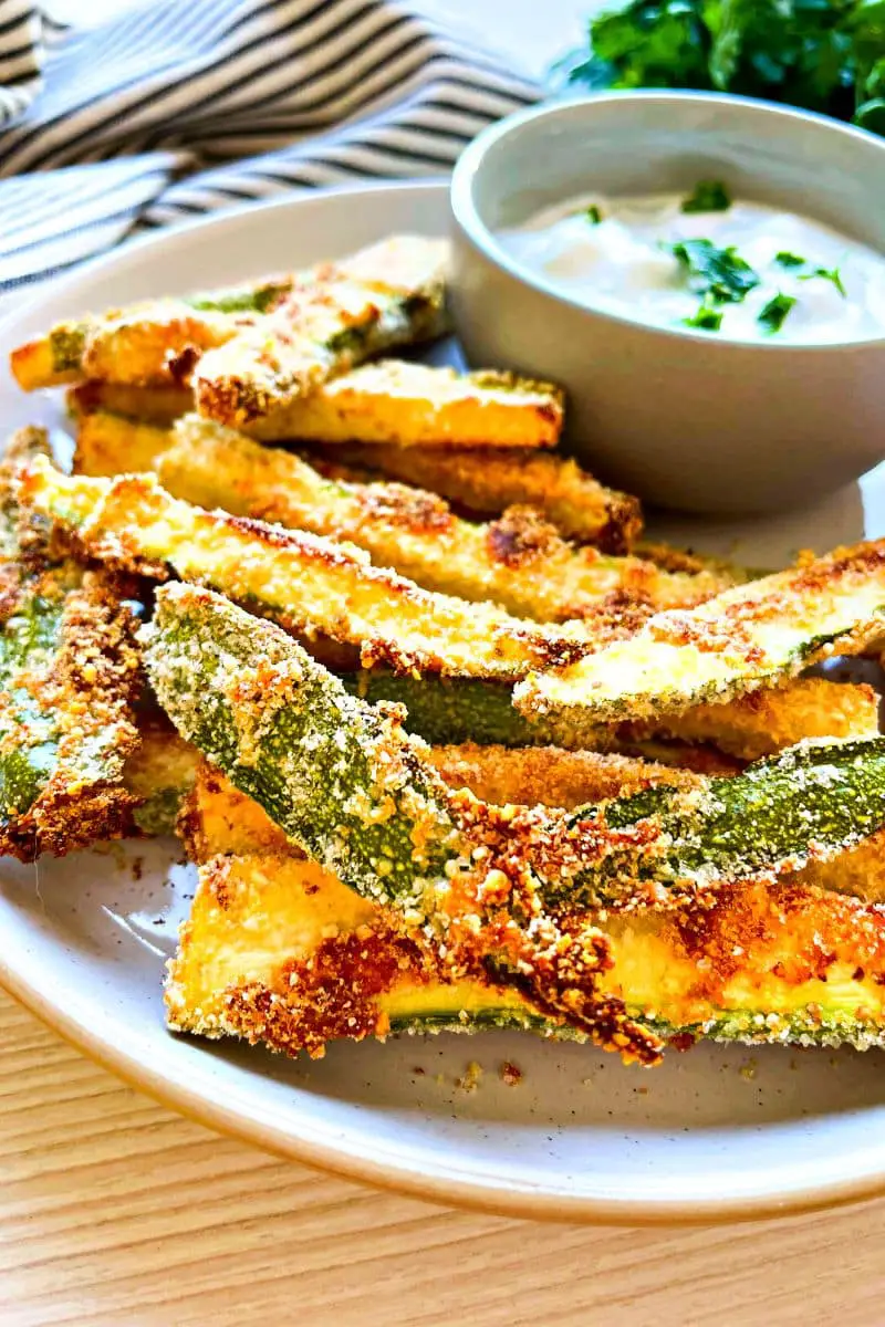 Baked Zucchini Fries with a Greek Yogurt Dipping Sauce