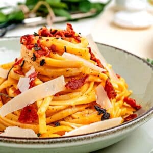 Pumpkin-and-Bacon-Linguine