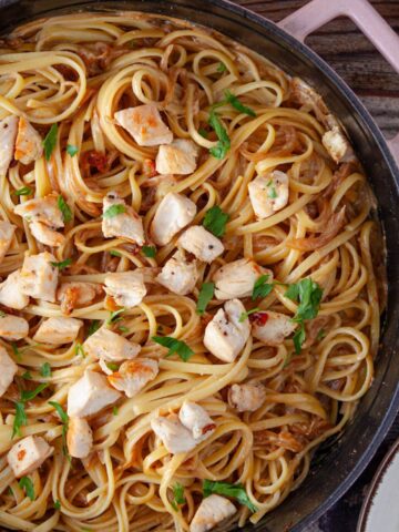 Caramelized Onion and Chicken Linguine