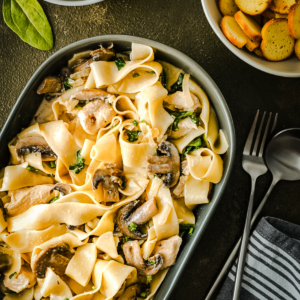 Fettuccini Pasta with Mushrooms and Chicken
